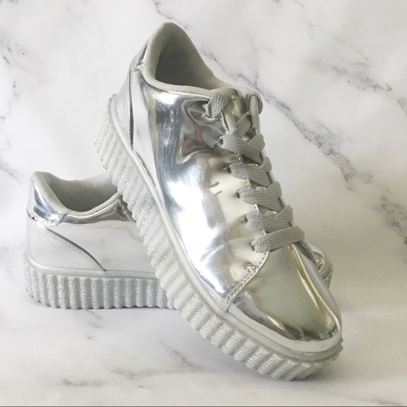 Qupid Chrome Sneaker - Picture 4 of 4